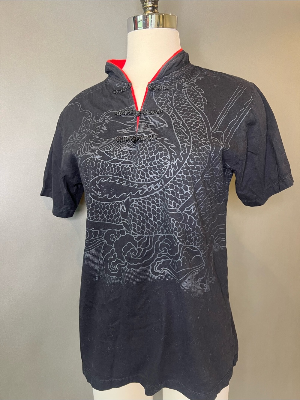 Men's Black Dragon Graphic Short-Sleeve Shirt with Red Trim